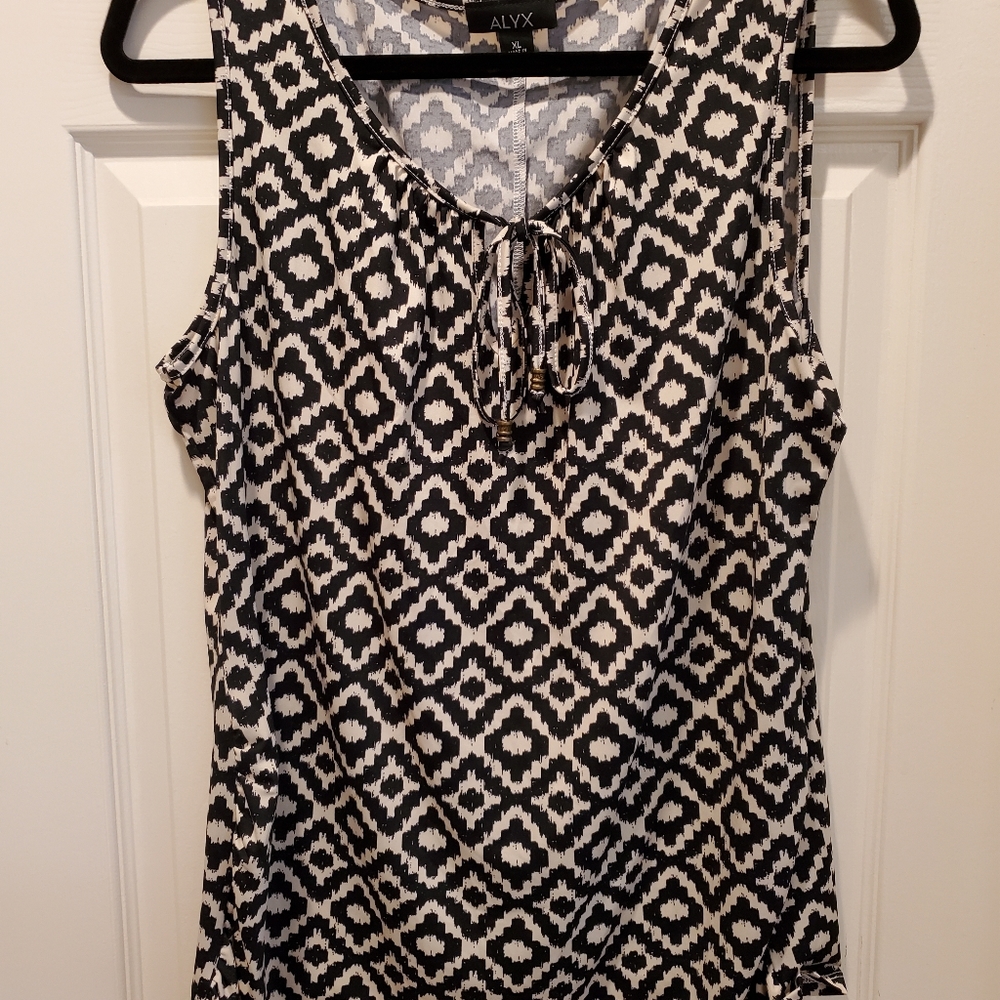 ALYX maternity top, cute, size XL